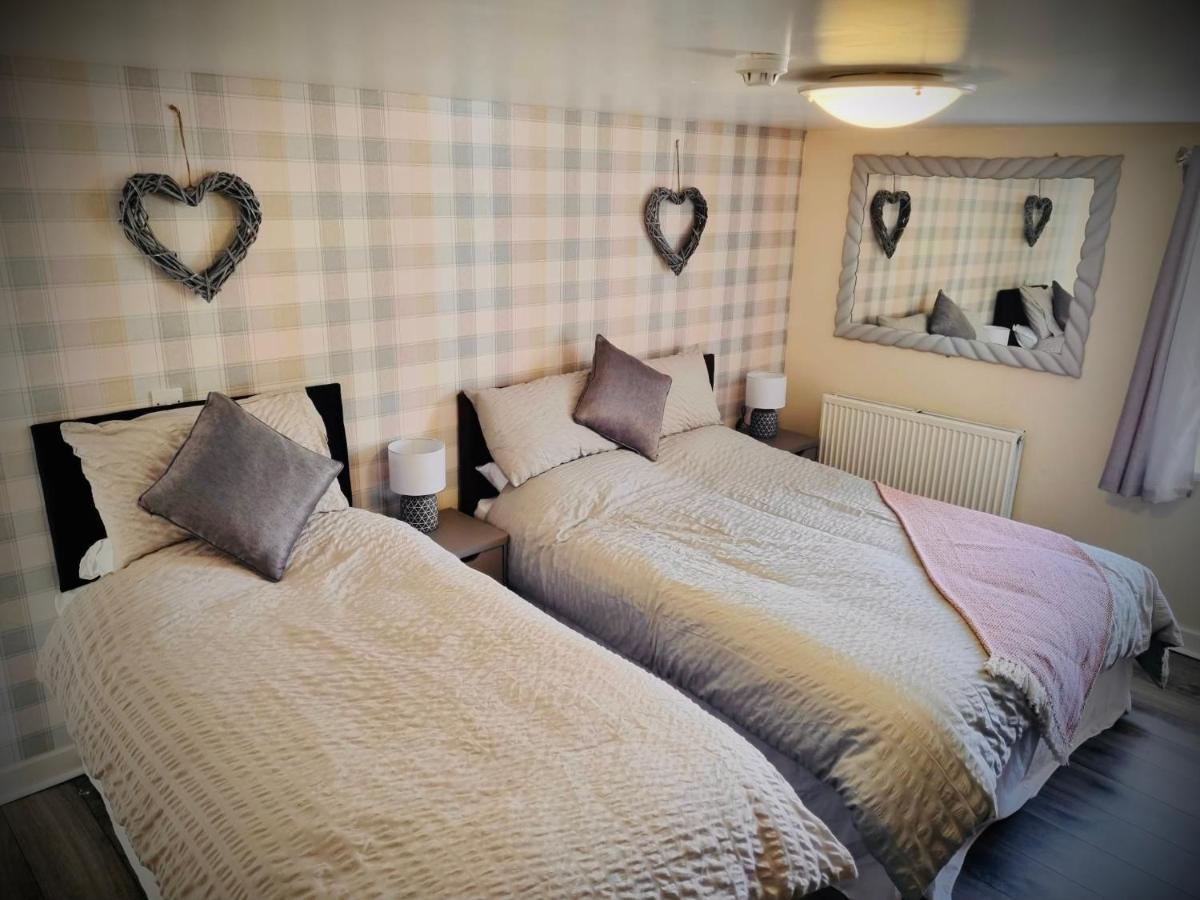 The Crown Inn Ystalyfera Dış mekan fotoğraf